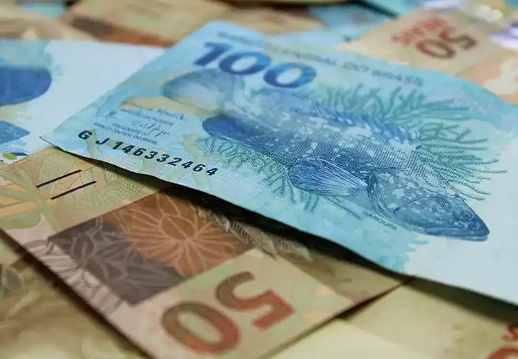 INSS antecipa consulta ao 13º; veja calendário e quem recebe benefício