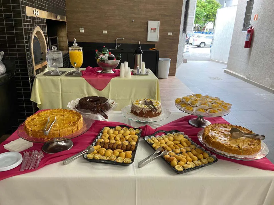 Mulheres reunidas em comemoração ao seu dia