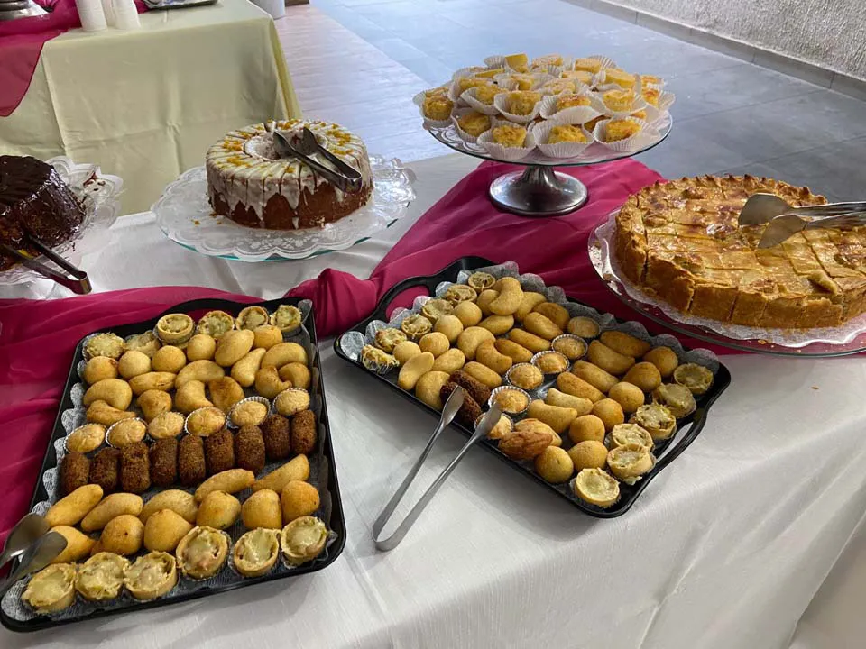 Mulheres reunidas em comemoração ao seu dia