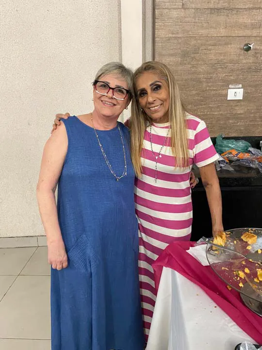 Mulheres reunidas em comemoração ao seu dia