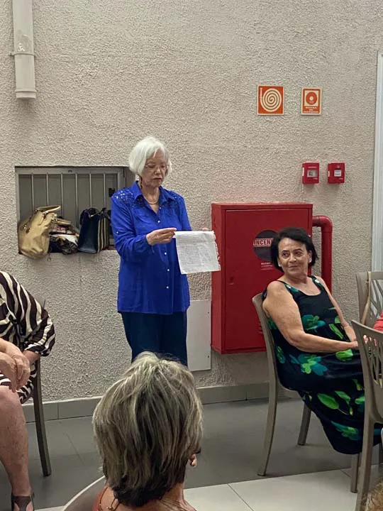 Mulheres reunidas em comemoração ao seu dia