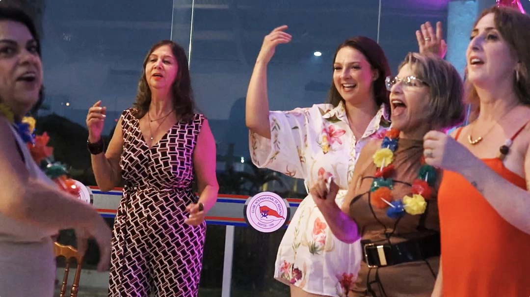 Associados se divertindo na festa