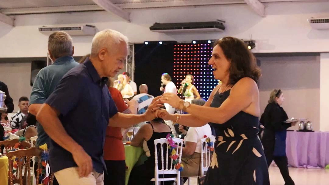 Associados se divertindo na festa