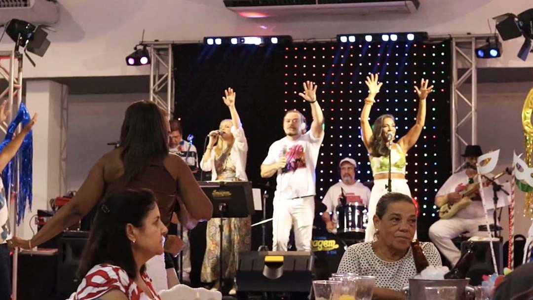 Associados se divertindo na festa