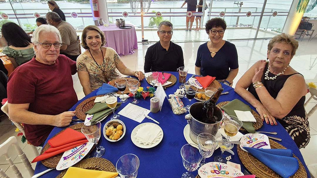 Associados se divertindo na festa