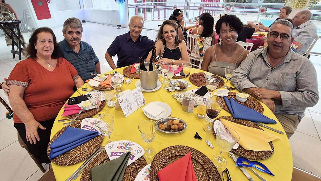 Associados se divertindo na festa