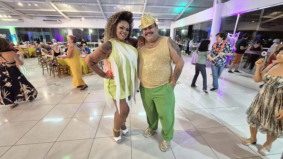Associados se divertindo na festa