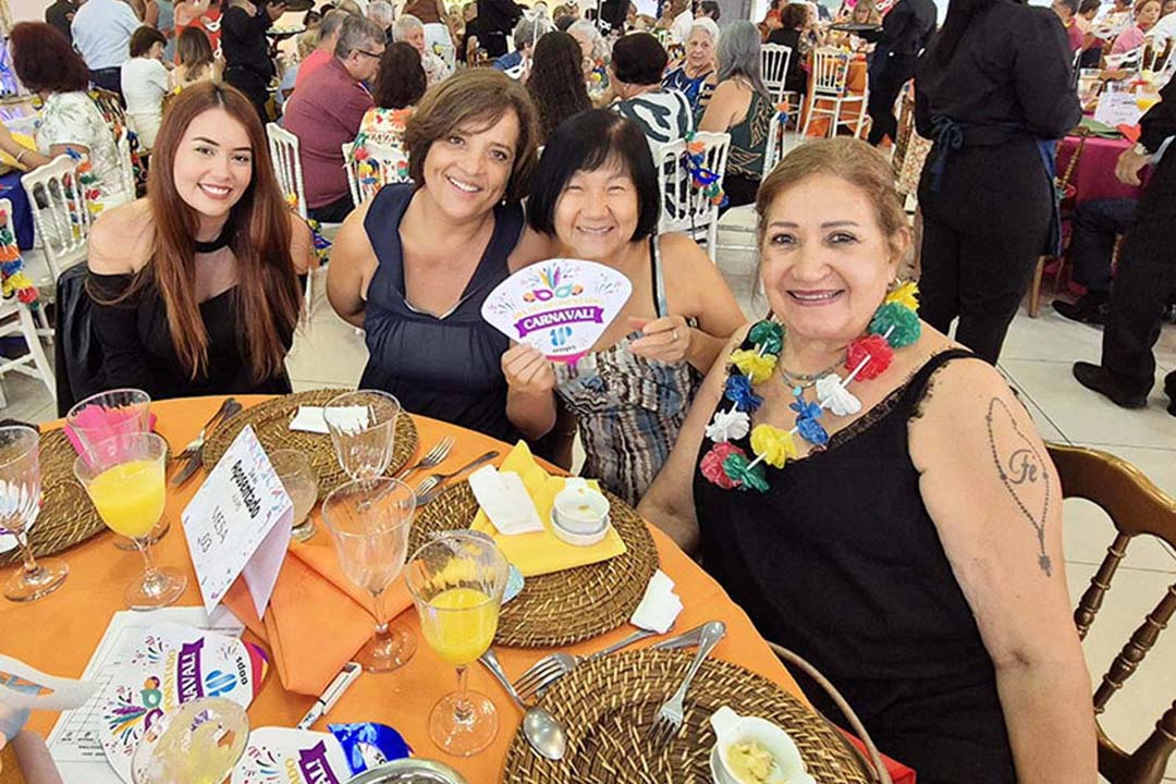 Associados se divertindo na festa