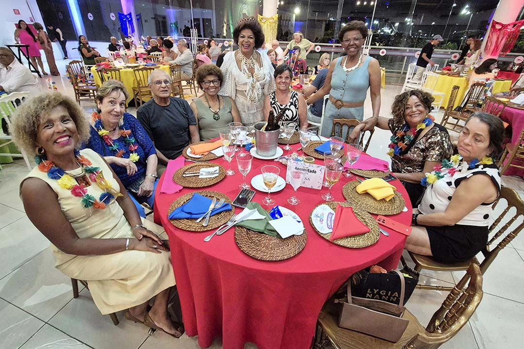 Associados se divertindo na festa