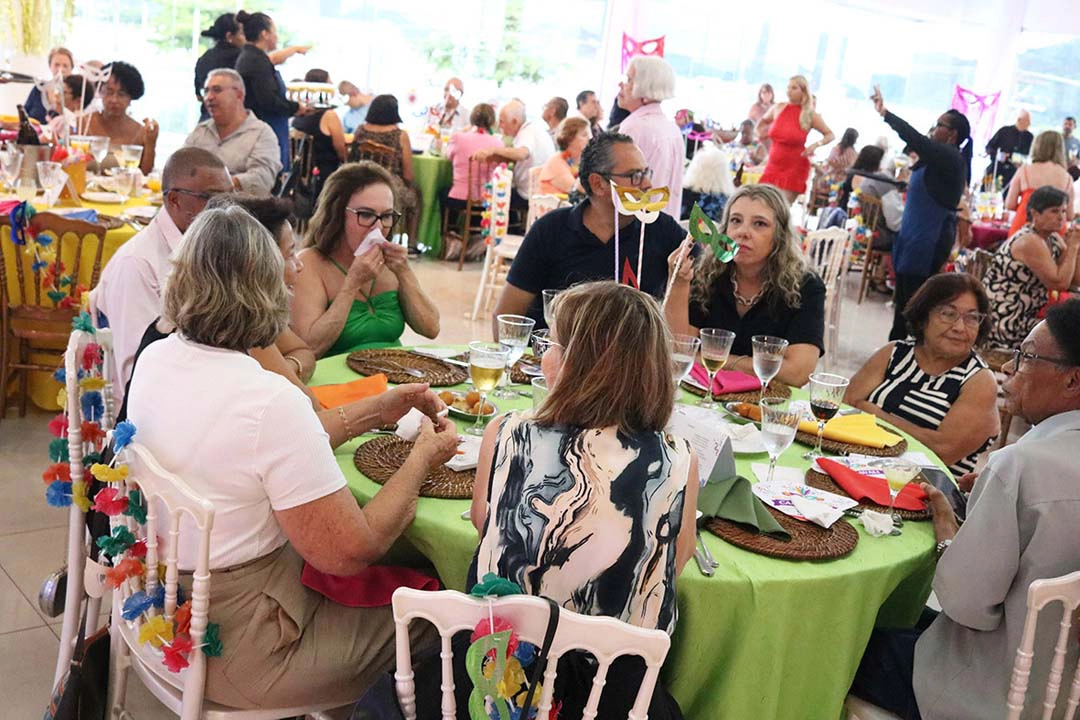 Associados se divertindo na festa