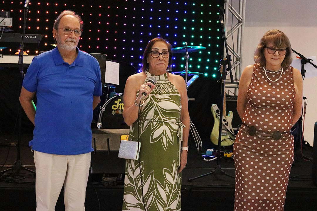 Associados se divertindo na festa