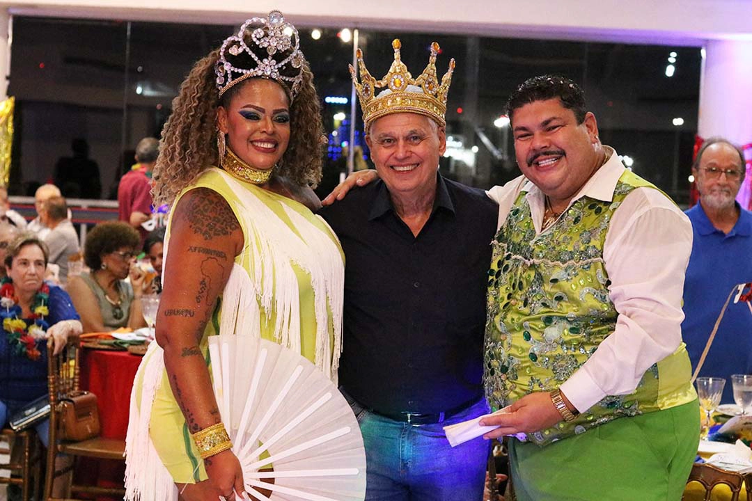 Associados se divertindo na festa